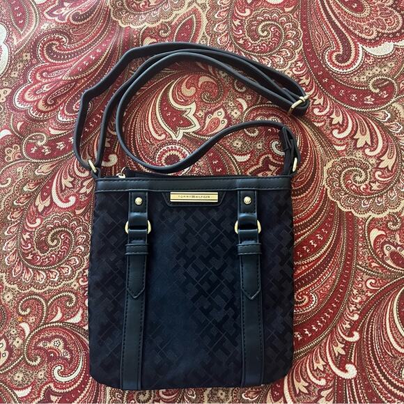 Tommy Hilfigure Black Small Crossbody Gold Hardware Vegan Leather Bag - Picture 1 of 9
